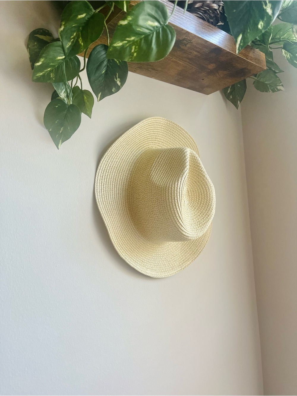 Light Straw Wide-Brim Fedora Hat - Neutral Color